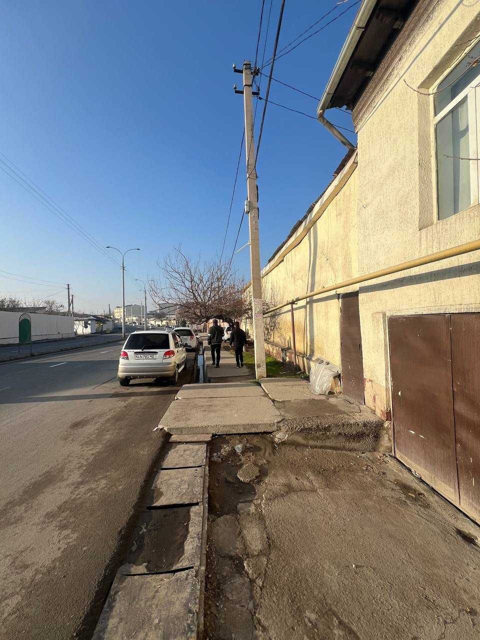 Uy sotiladi yer narxida Samarqand darvoza sotixi 72000 y.e 6.5 sotix