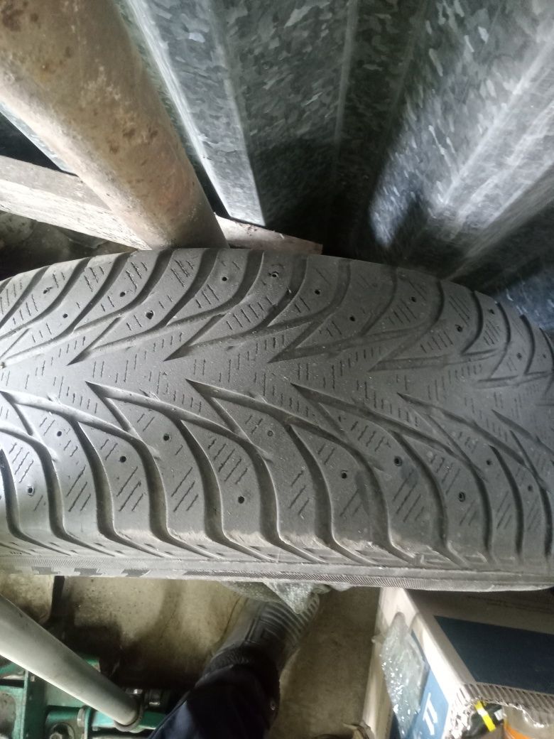 Продам шины на 225/65R17