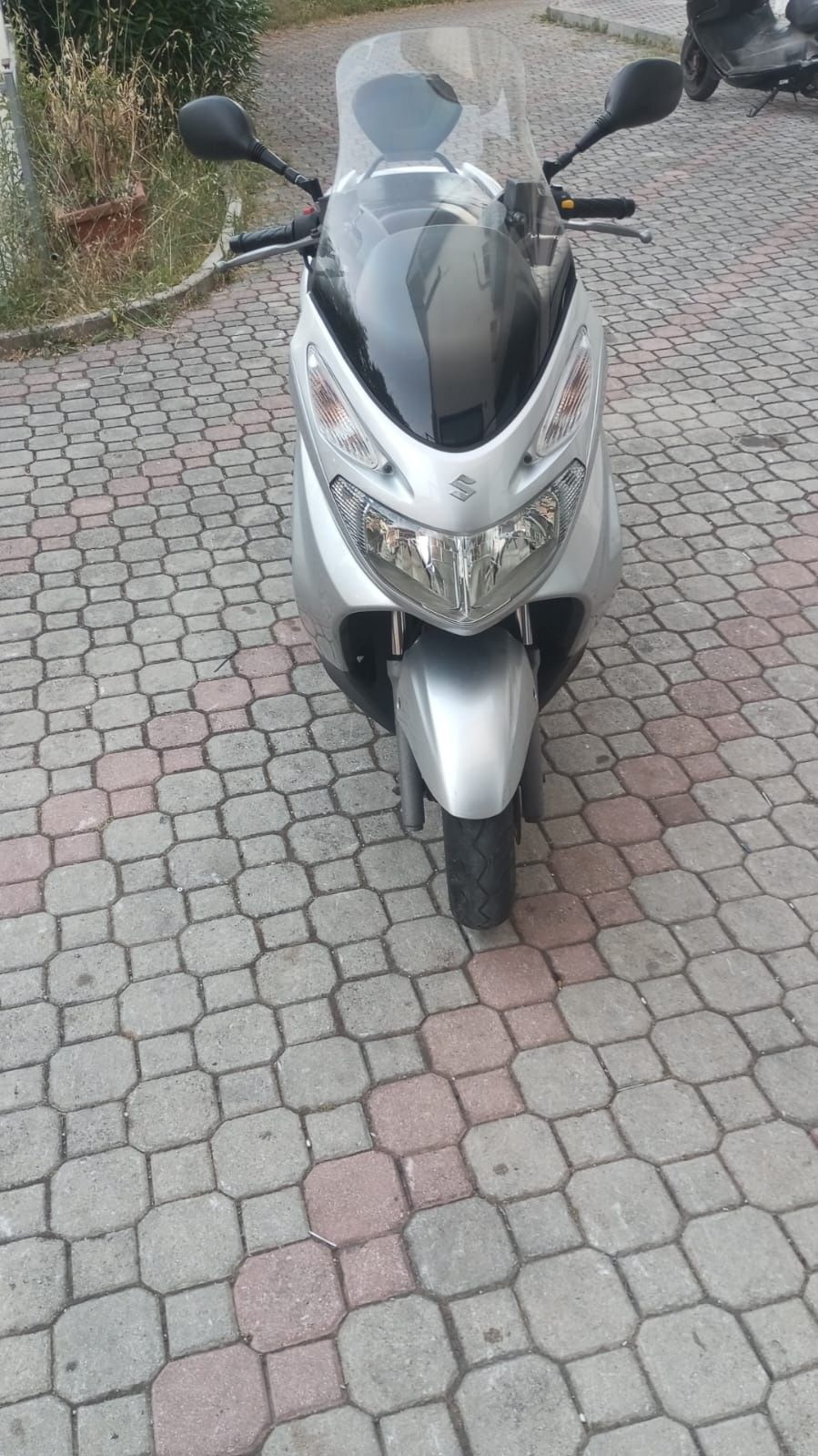 Scutere de 125cc și 250 cc