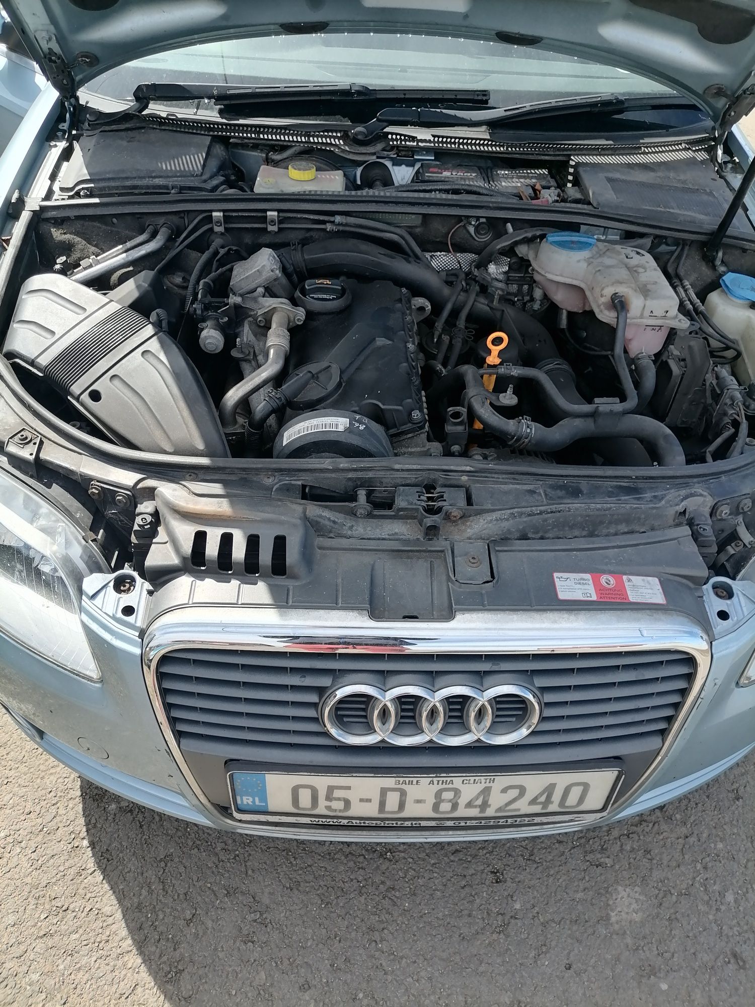 Dezmembrez Audi A4 B7 1.9 TDI BKE 116 CP