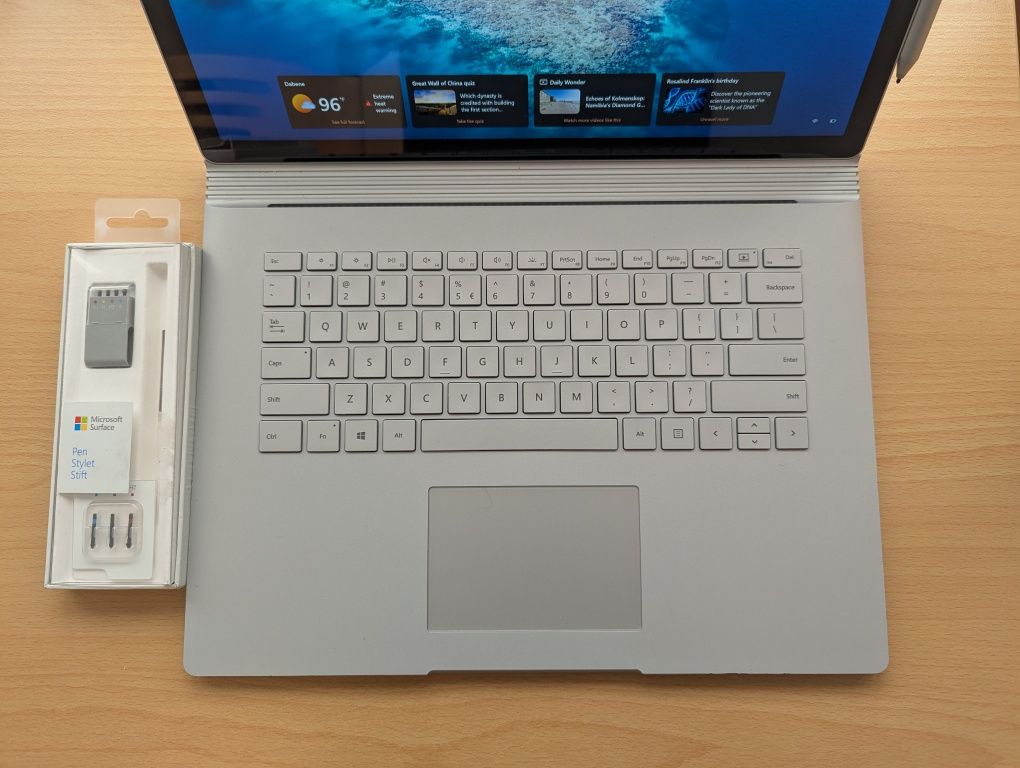Microsoft Surface Book 2 Video 6GB / 16 RAM / 512 SSD