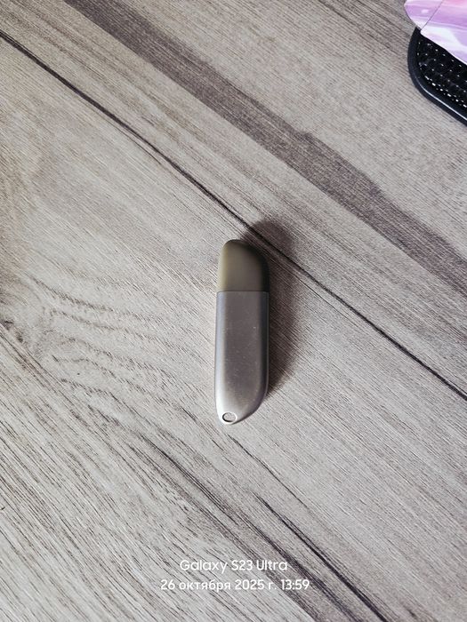 Продаётся usb флешка