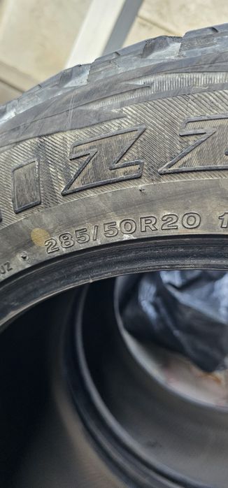 Пара зимних шин б/у.