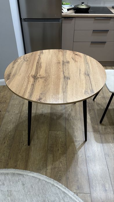 Стол круглый кухонный