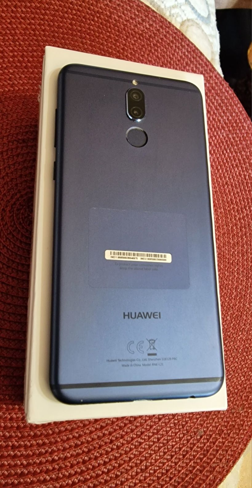 Телефон Huawei Mate10 Lite