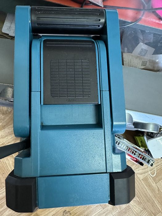 Radio de santier Makita cu bluetooth