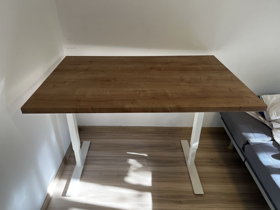 Birou cu inaltime reglabila Ikea
