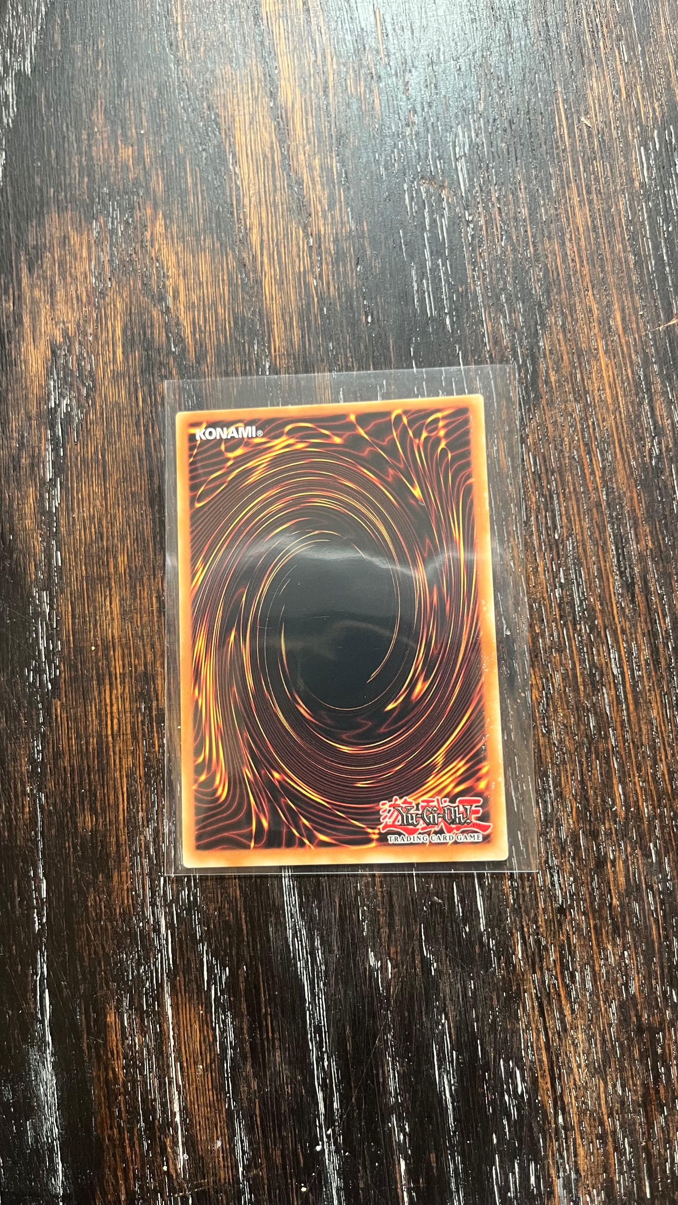 Продавам карта Yu Gi Oh Vision Resonator
