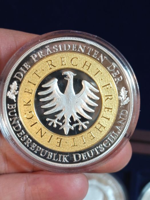 Посребрени плакети с частично позлатяване"Президентите на Германия"