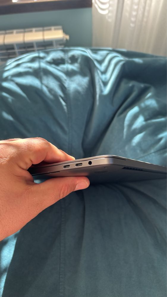 MacBook Pro 15” 2018 i7 2.6GHz 16GB/512 SSD