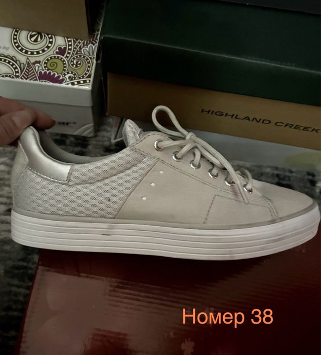 Обувки по 10лв./чифт.