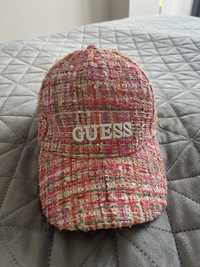 Шапка с козирка Guess