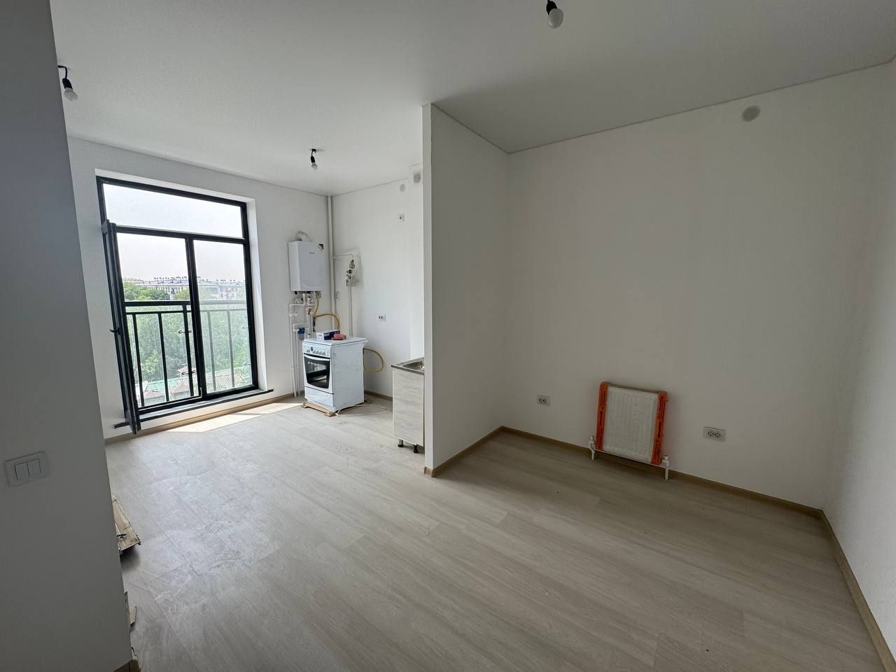 Ижарага Квартира Ассалом Хаво  2 хонали 5 етаж 350$ оилага