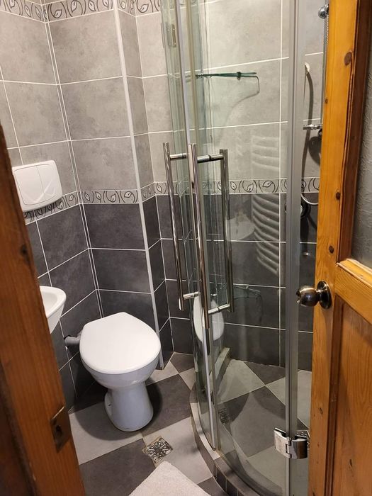 Închiriez casa de vacanță,  zona Sâmbăta de sus ,