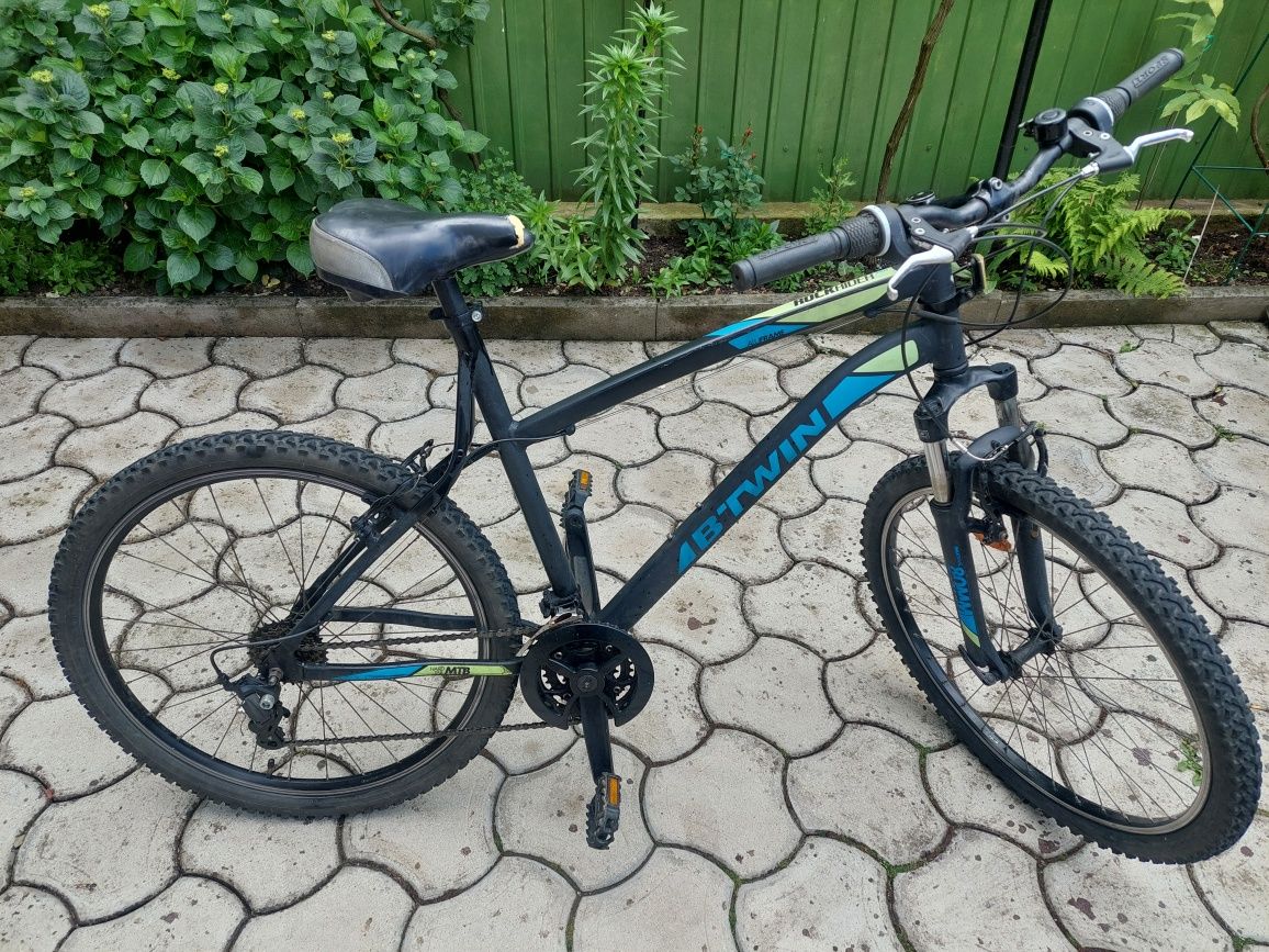 Vând  bicicletă BTWIN