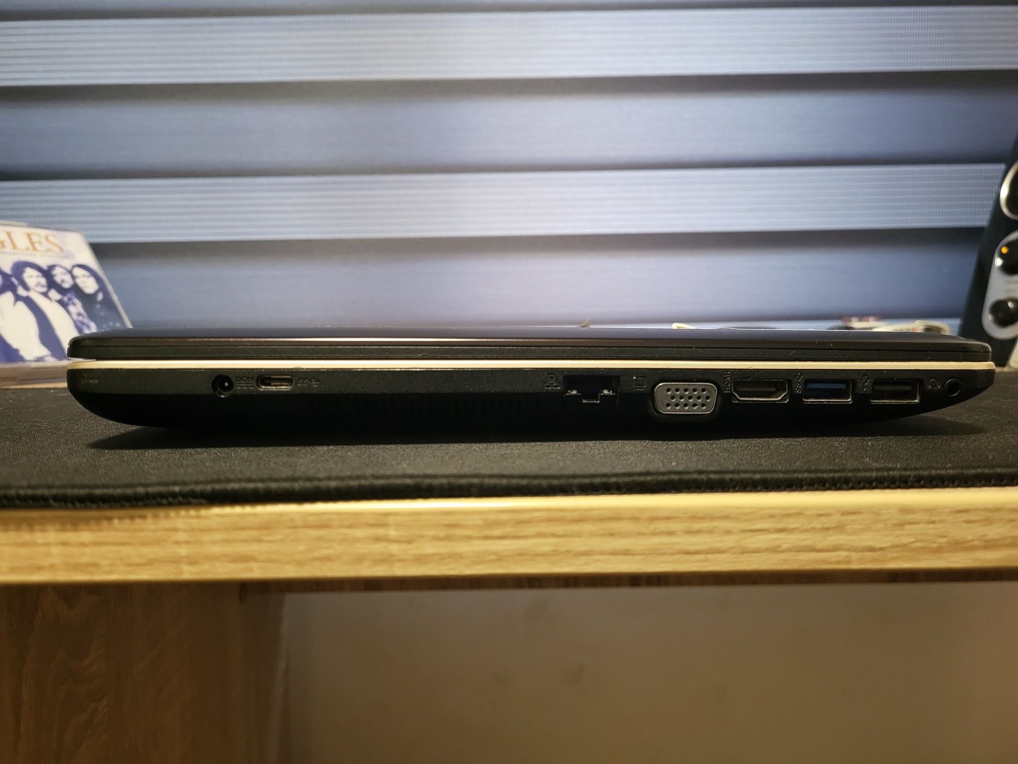 Laptop ASUS X541UV