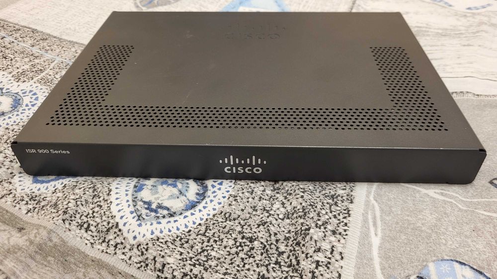 Cisco C927-4P Router isr 900 serie ca nou