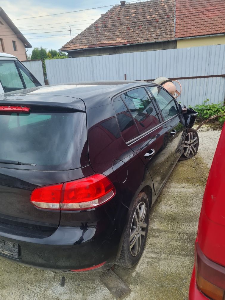 Dezmembrez Vw Golf 6 1.4 benzina
