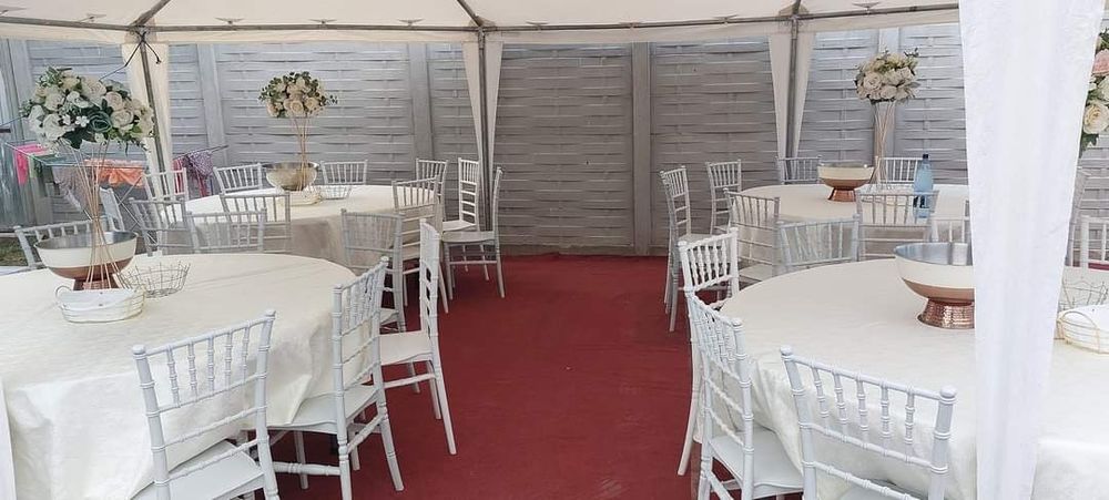 Corturi de închiriat