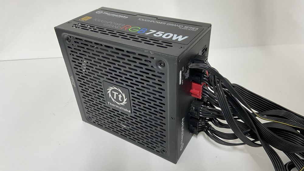 Қорек блогы модульді Thermaltake 750 Ватт 80 plus gold