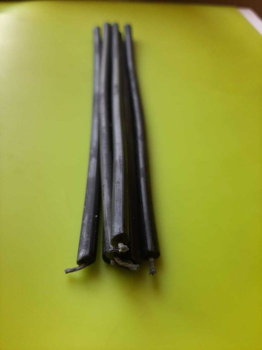 Восковые свечи черные