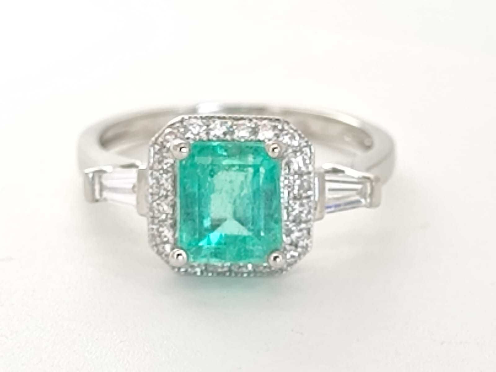 Inel 18k cu smarald si diamante