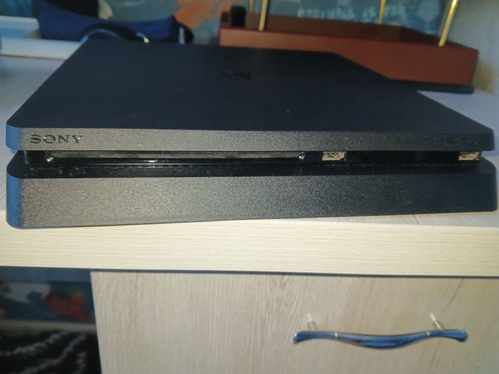 PlayStation 4 Slim