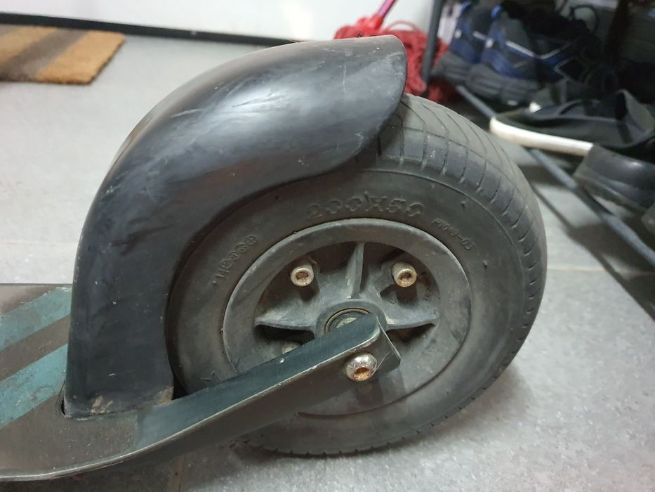 Trotinetă Razor A5 Air roți pneumatice