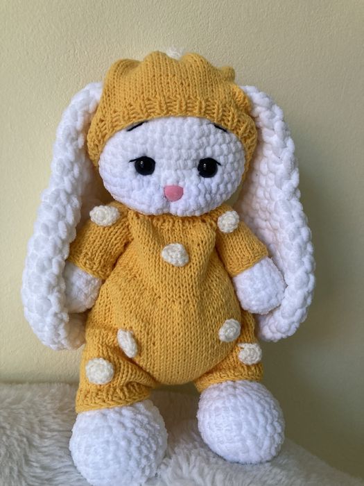 Плетена играчка- зайче