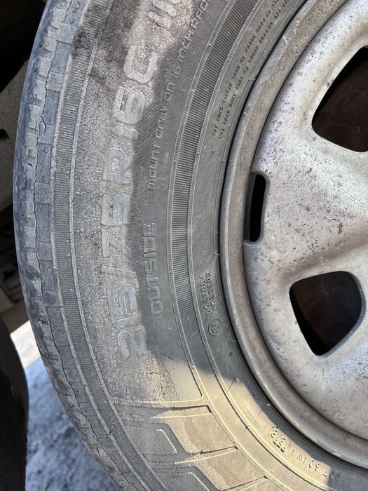 Диски и два комплекта резины  215/75 R16 разболтовка 6 139.7 шины