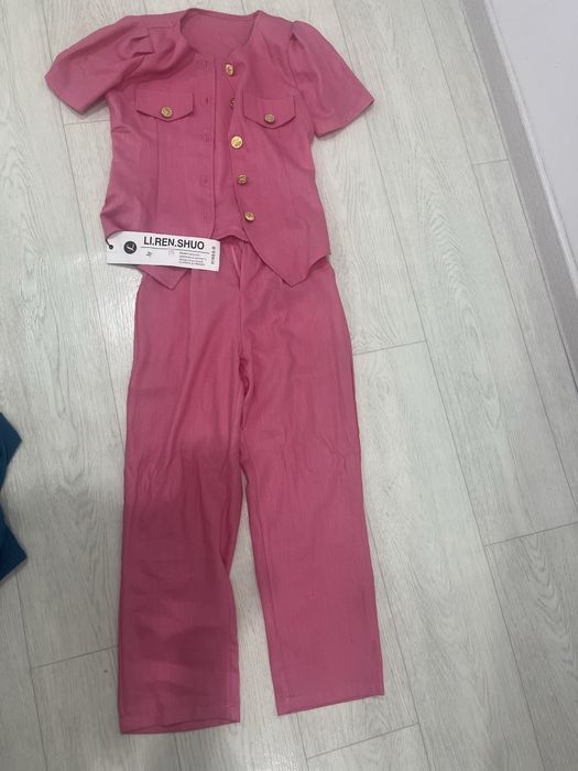 Новый костюм женский розывый