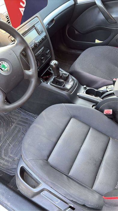Skoda octavia 2,an 2005,1.6 benzina motor clasic