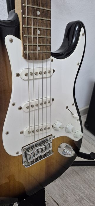 Vând chitară electrică Squier și amplificator Ibanez Tone Blaster