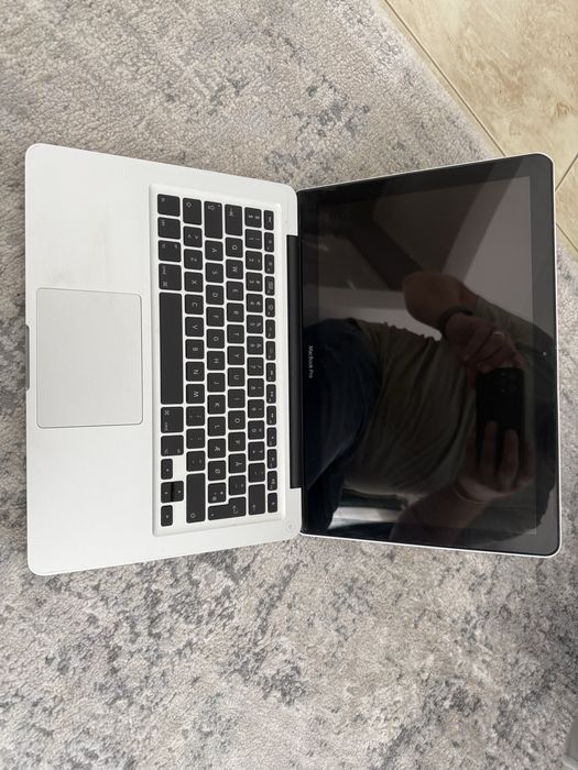 Apple MacBook core i7