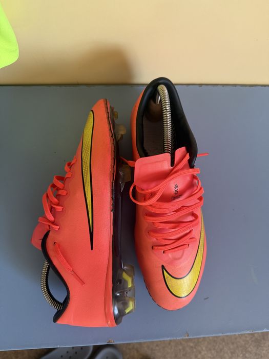 Vand ghete de fotbal nike mercurial