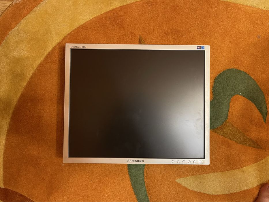 Monitor LCD  Samsung 19’ la Cutie