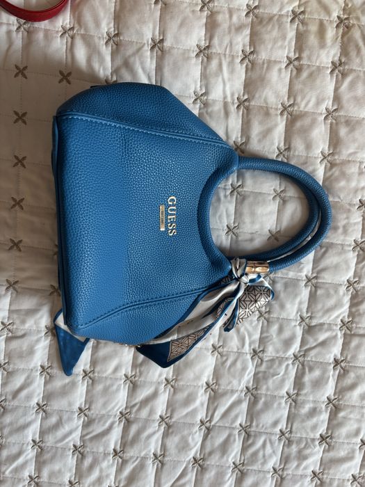 Дамска чанта Guess