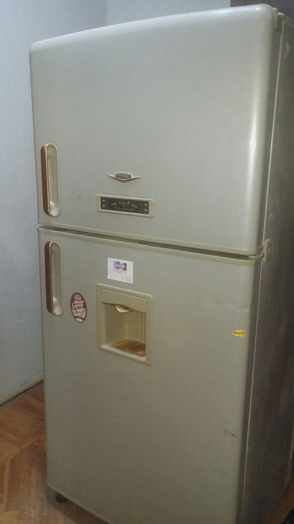 Большой 2х камерный холодильник Daewoo 581л, диспенсер для воды, сока