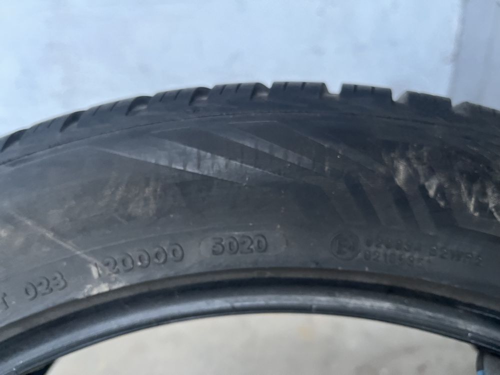 2 бр. всесезонни гуми 255/45/20 Vredestein DOT 5020 6,2 mm