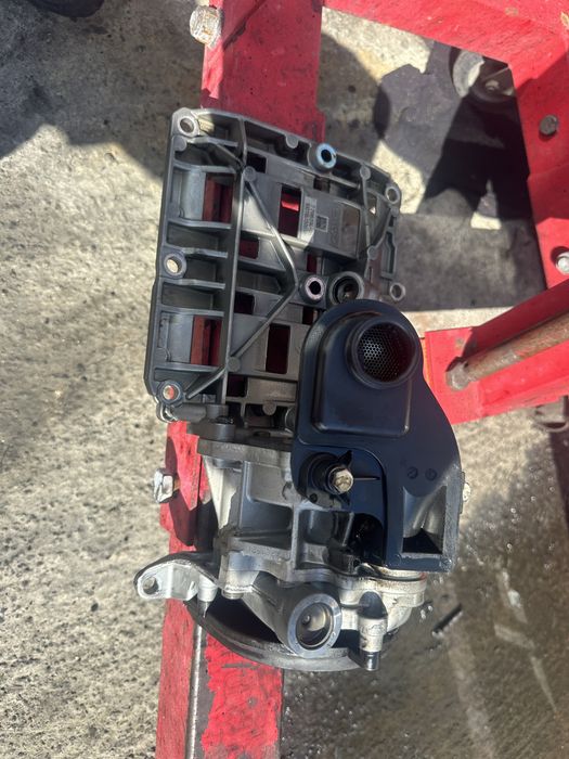 Pompa ulei bmw n47 e90 e91 e92 e93 e87 e81 e82 e88 143cp 177cp