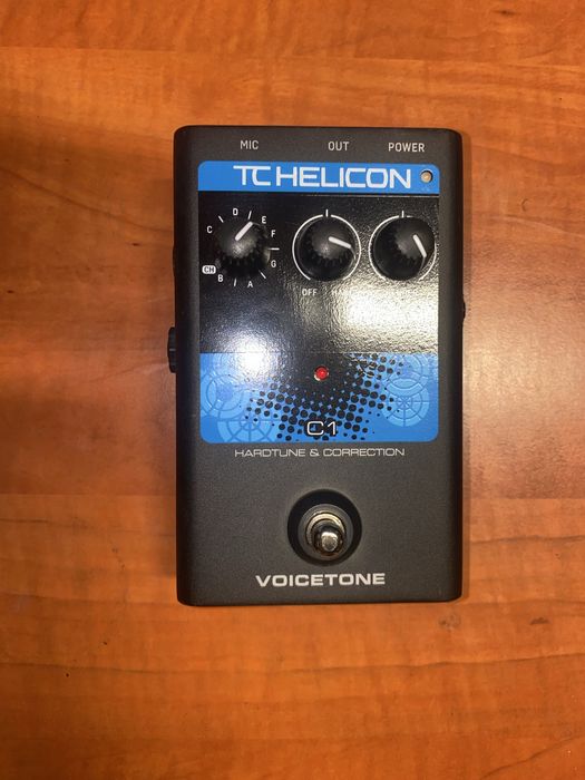 TC-Helicon VoiceTone вокален процесор камионче педал