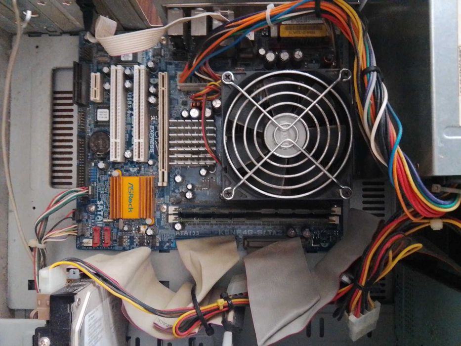 Компютър  1,60 GHz / 1536MB RAM / 80GB HDD / GeForce 6100 - 30.00  лв.