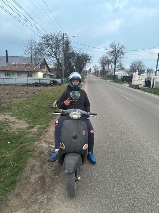 Vând scuter piagio pentru piese