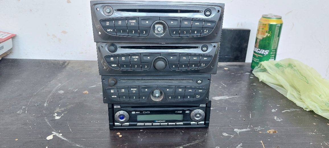 Vind radio cd renault clio pentru dezmembrari 1 buc în stare buna