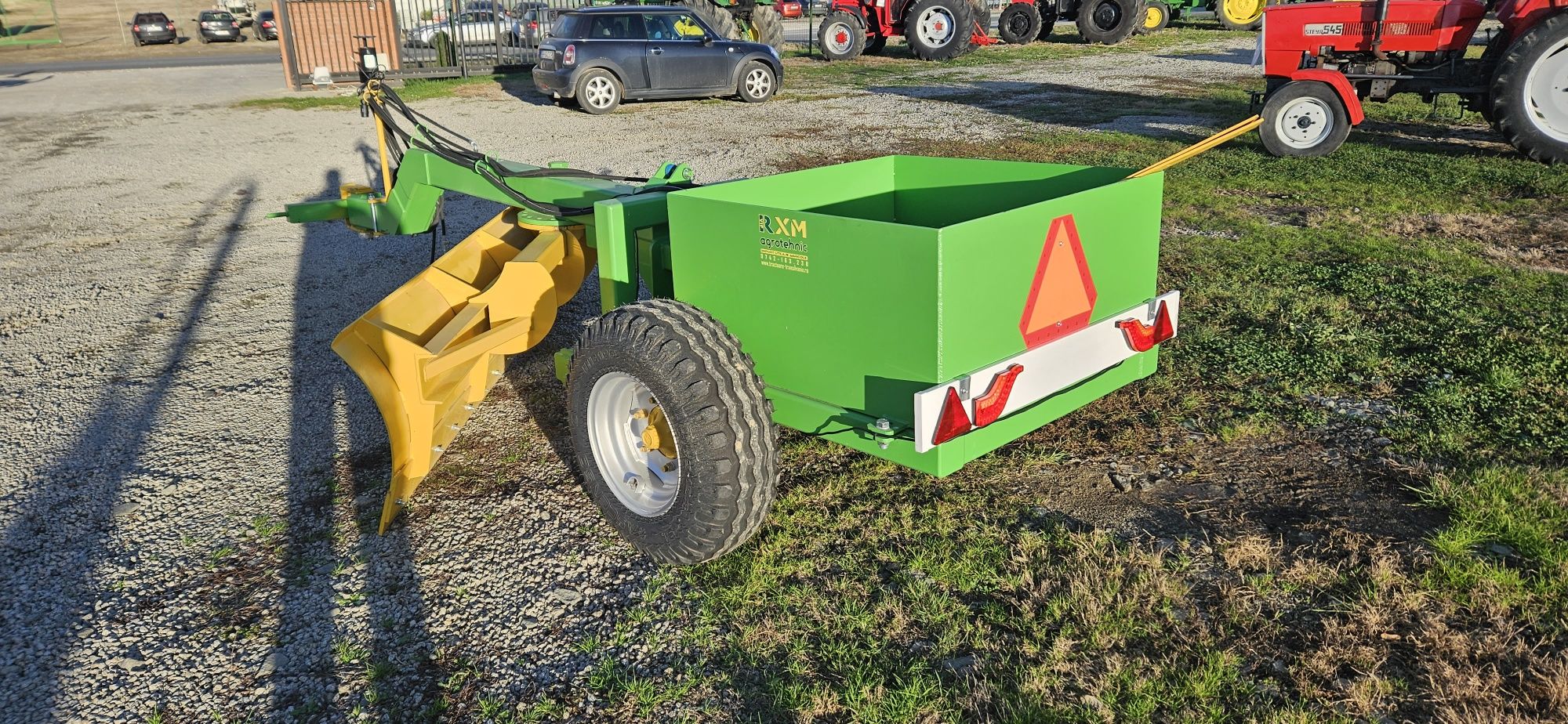 Greder hidraulic tractat pentru tractor