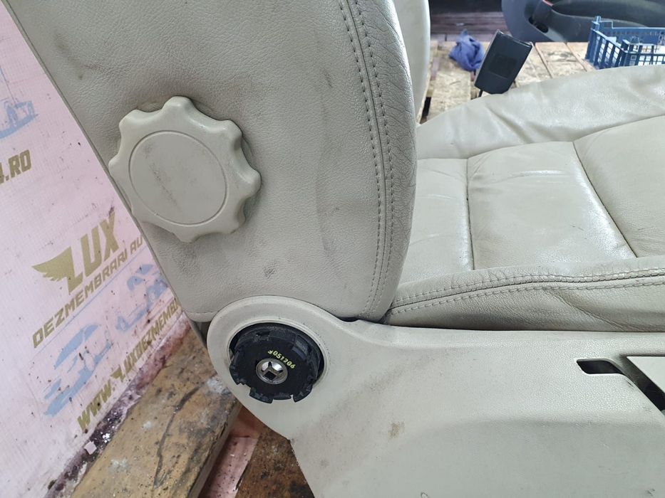 Scaun pasager dreapta fata 1k4881106kk 83115690300 Skoda Octavia 2 [2