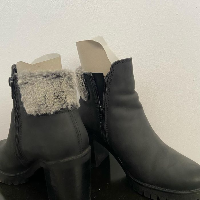 Ghete cu toc cu blană