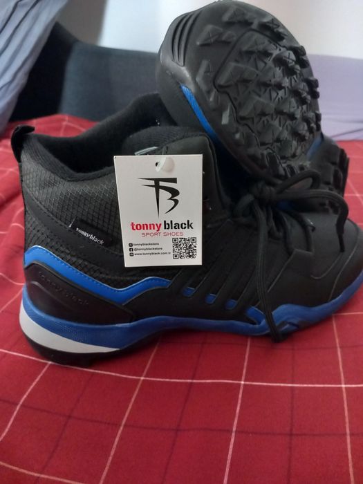 Vînd ghete de iarnă tonny black