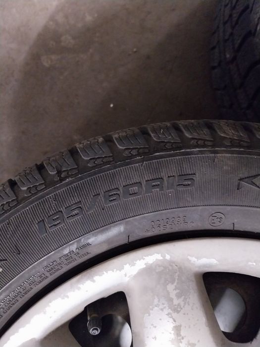 Зимни гуми с джанти за Опел Астра  195/60R15