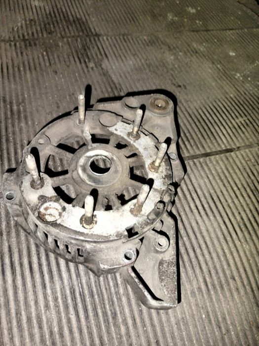 Продам генератор Valeo 70A